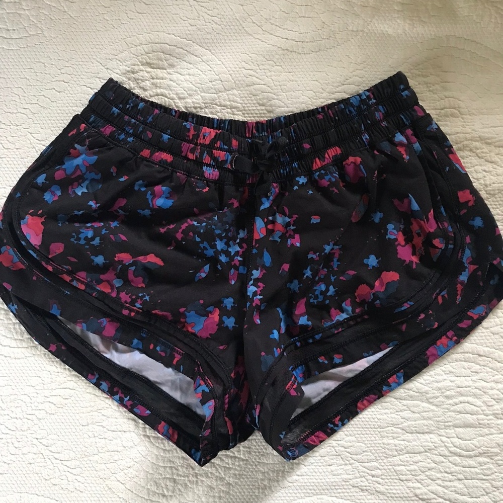 lululemon Hotty Hot Shorts size 8